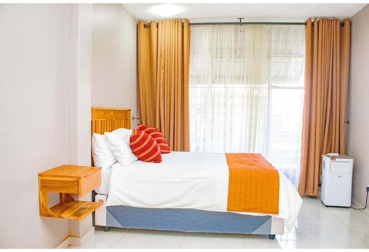 R Executive Apartments Harare Luaran gambar